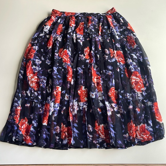 Nordstrom Best Society Black Printed Floral Pleated Skirt